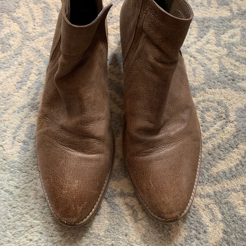 Dolce Vita Tessey Ankle Bootie